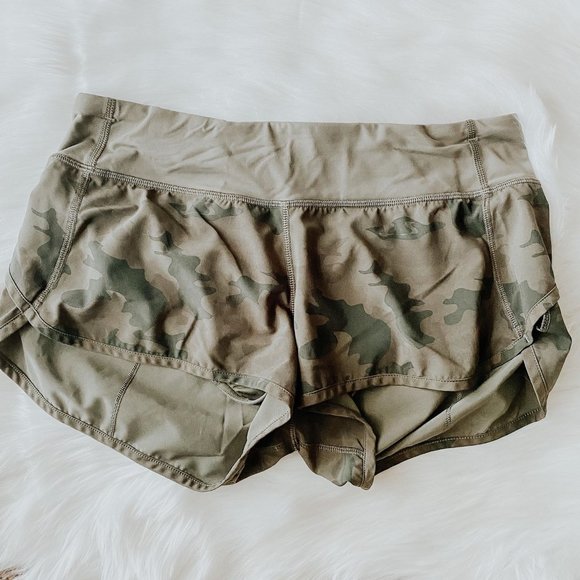 lululemon athletica Pants - Lululemon Athletica Speed Up Short 2.5"